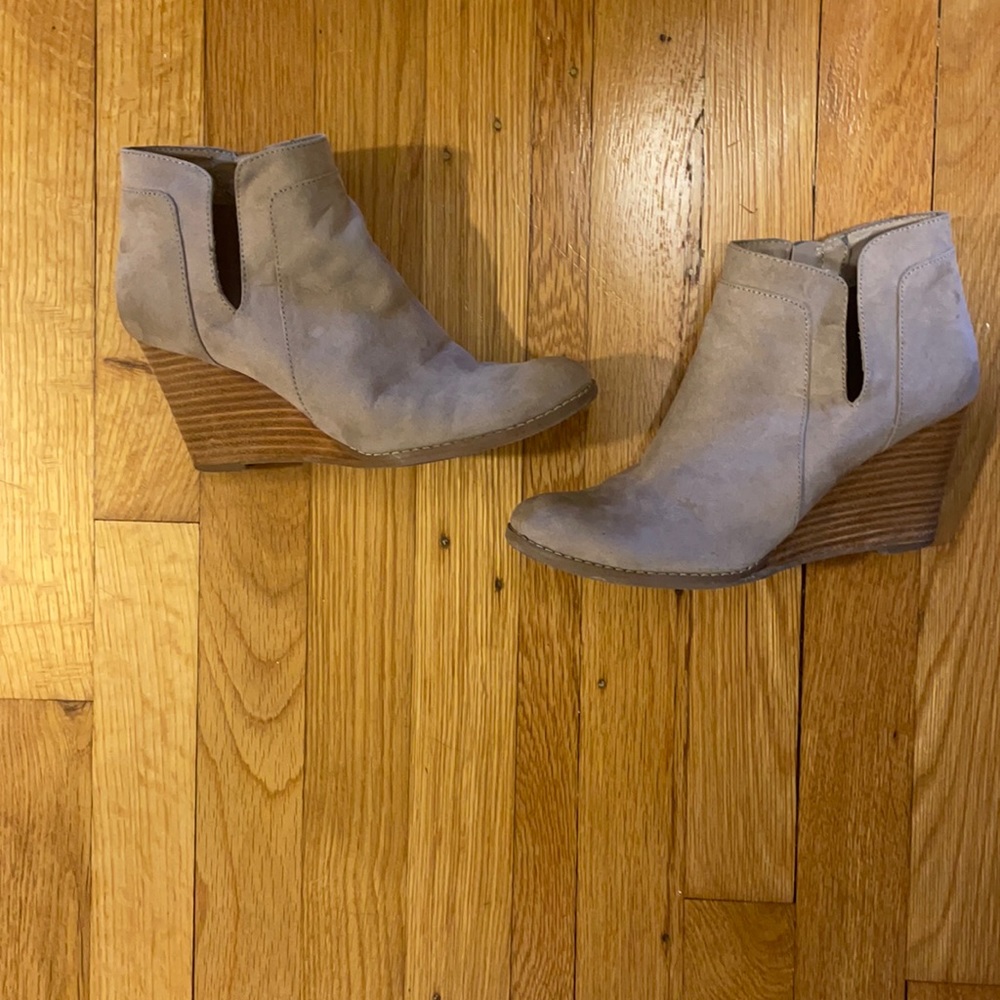 Madden Girl Wedge bootie Taupe 7